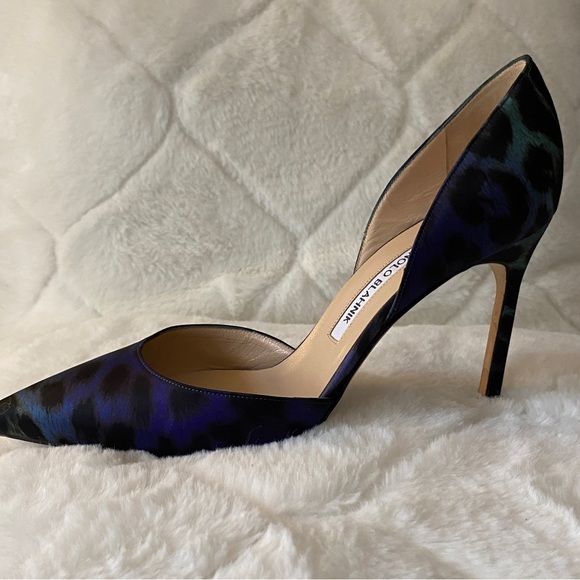 Leopard print satin Manolo Blahnik pumps. - Picture 6 of 9
